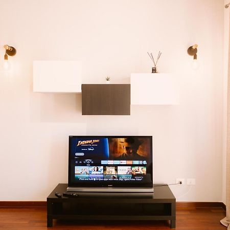 Central Apartment Bari Bagian luar foto
