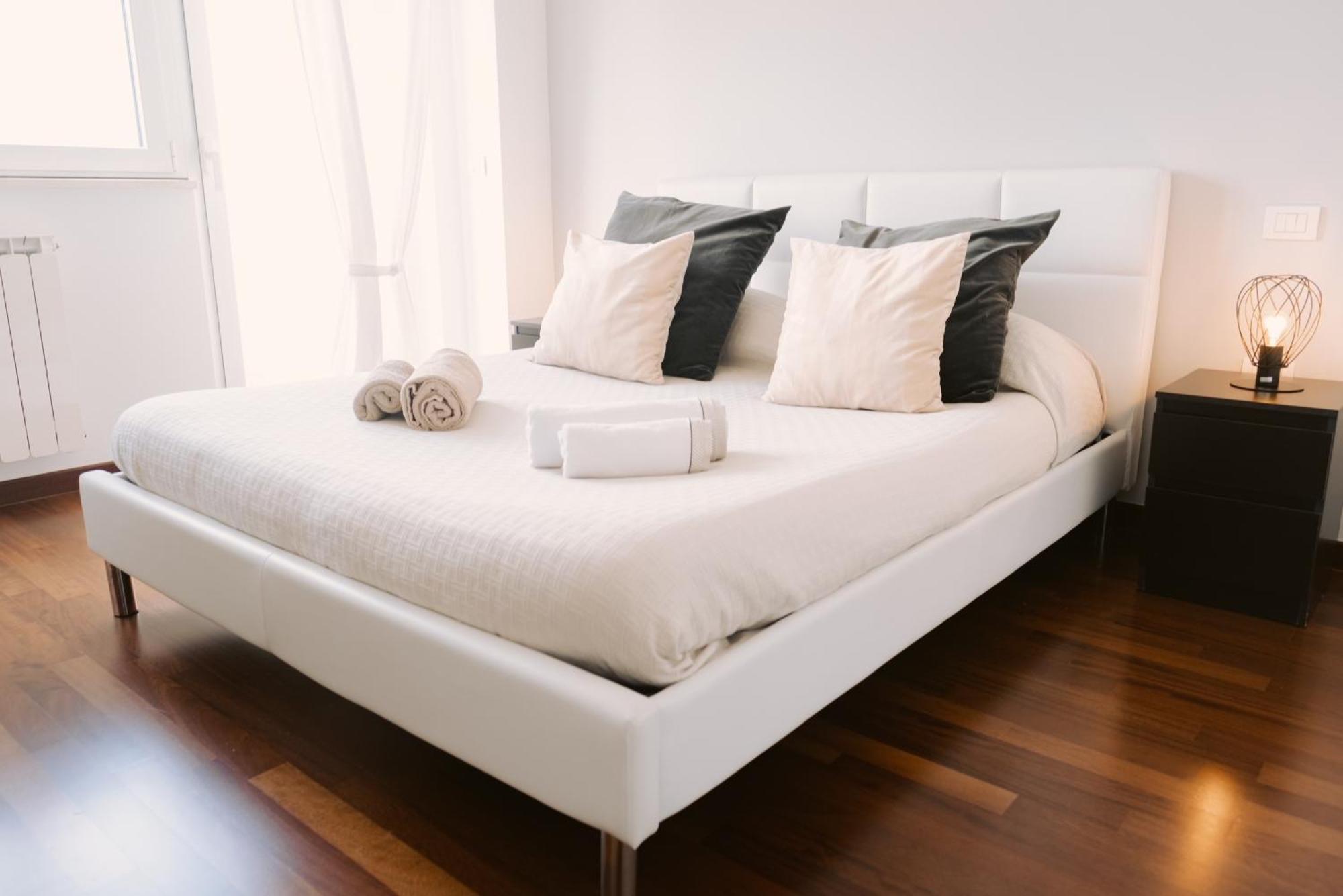 Central Apartment Bari Bagian luar foto