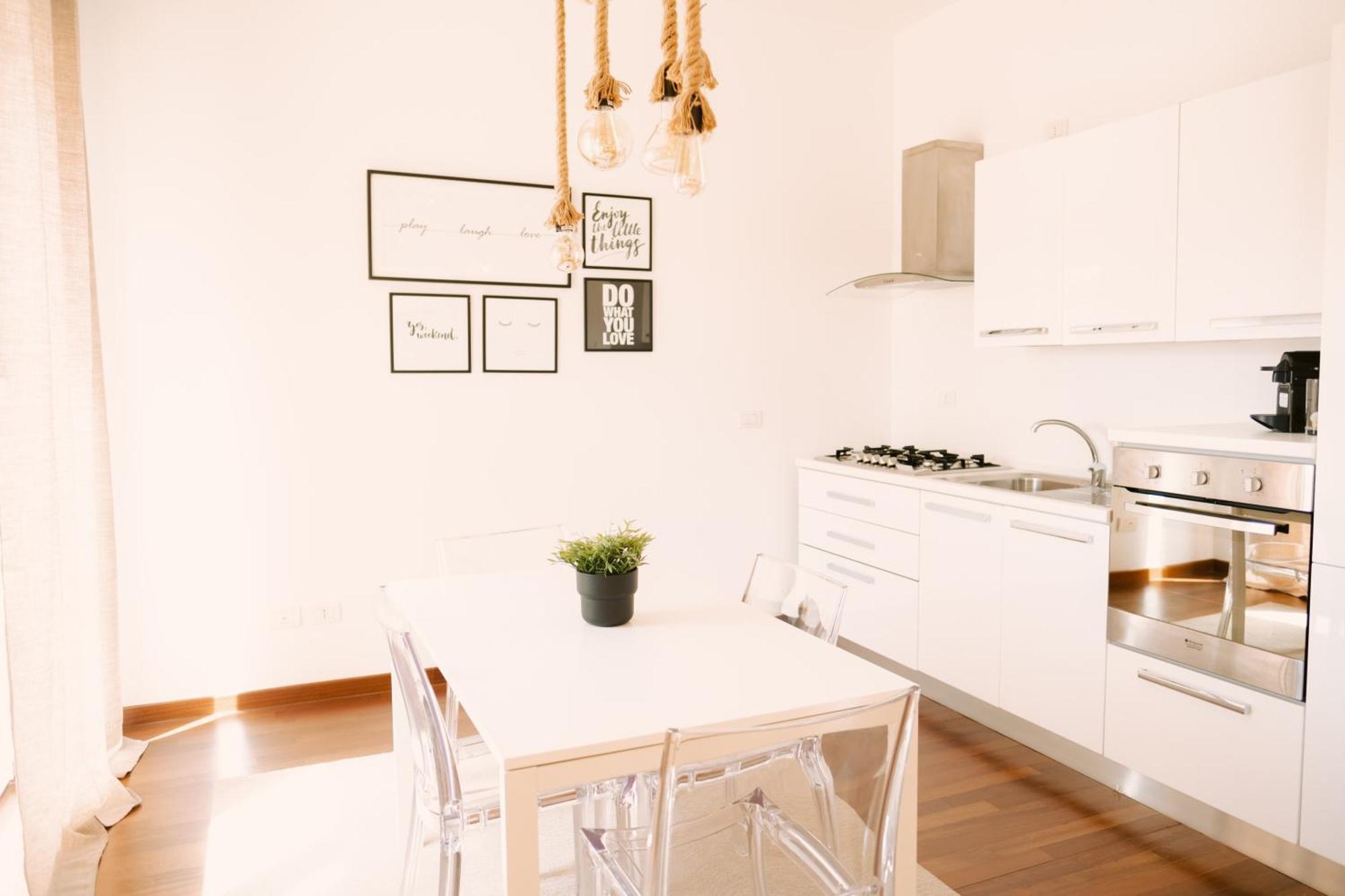 Central Apartment Bari Bagian luar foto