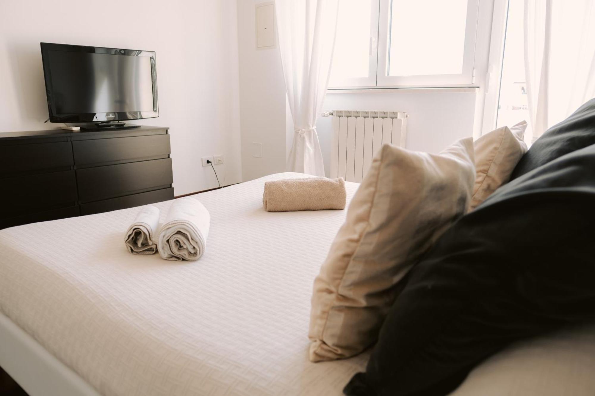 Central Apartment Bari Bagian luar foto